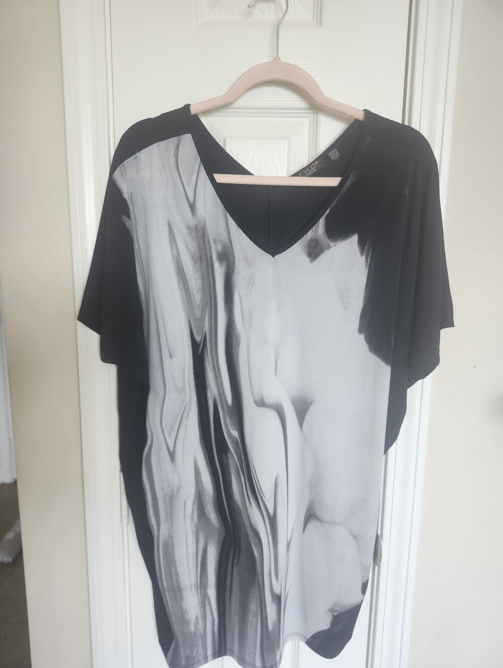 V-Neck Marble Print Sleep Tunic - Black & Gray
